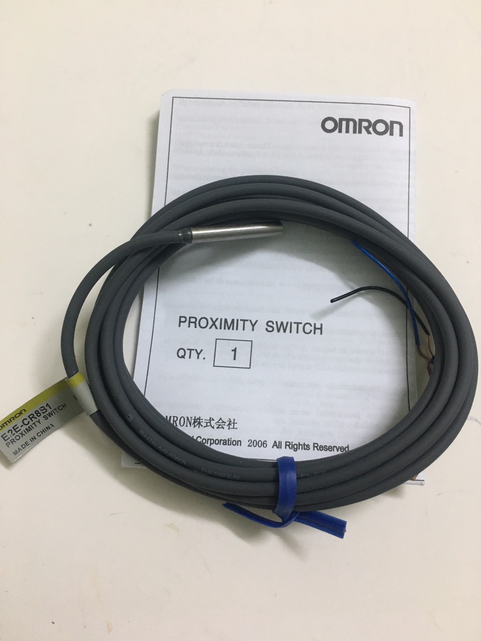 Cảm biến Omron E2E-CR8B1